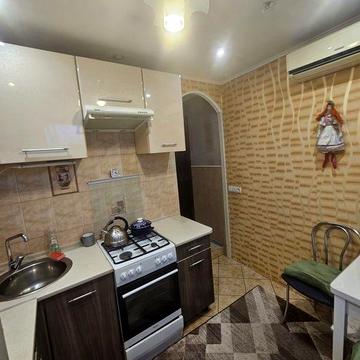 Продам 1 комнатную Одесская ( Зерновая)