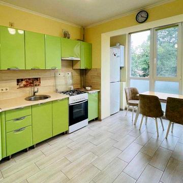 Здається простора, мебльована, з кондиціонером 1-кімнатна квартира, Марка Вовчка