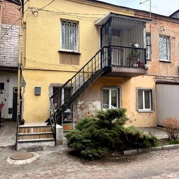 Квартира з окремим входом у центрі пр. Яворницького 98