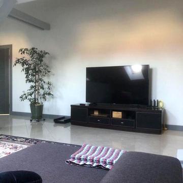 Сучасна 3-кімнатна квартира з ремонтом на Набережній! Центр!