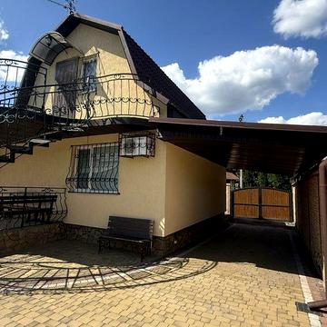 Здається чудовий будинок с. Будище