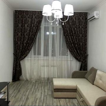 Гната Хоткевича вул. (Червоногвардійська), 8