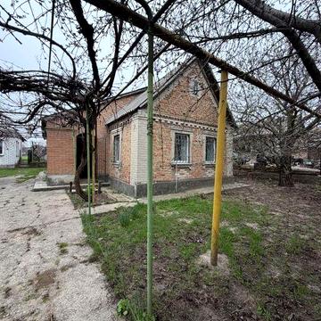 Будинок,Правий берег,вул.Мате Залки плюс гостьовий