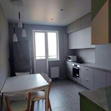 3-кімнтна квартира 106 квадратів з ремонтом.В будинку є генератор ЖК Атлант