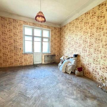 Простора 4-кімнатна квартира у сталінському будинку на Куренівці Поділ вул. Кирилівська