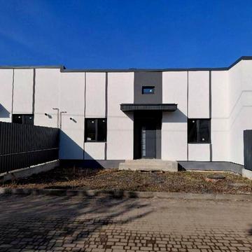 Затишний будинок поблизу Луцька і лісу!