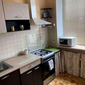 Здам 2к квартиру з ремонтом біля Дарницької площі