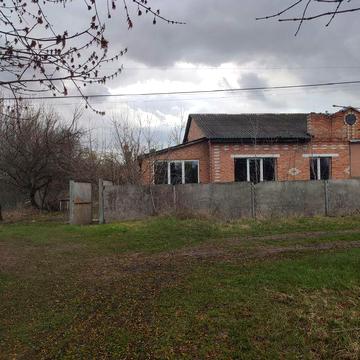 Продам пів будинку