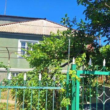 Дом с участком 27 соток  на берегу лимана в Одесском районе.