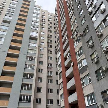 Продам квартиру у новобудові з видом на Дніпро