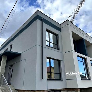 Зданий квадрохаус біля озера!