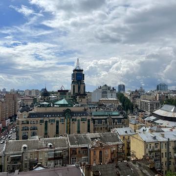 Кропивницького вул., 8