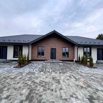 Таунхаус. Будинок побудований вже з документами.