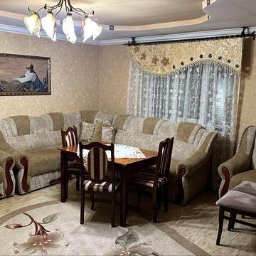 Здається Будинок.