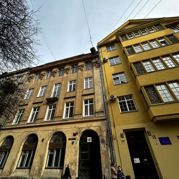 Ярослава Стецька вул., 11