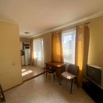 Деміївська 35, затишна 1к кв., є газ, м. Голосіївська 7 хвилин пішки