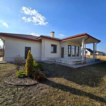 Продаж будинку з частковим ремонтом в Бучі, тихе місце для проживання