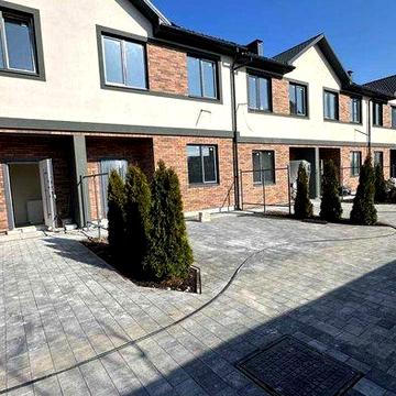 Таунхаус у Бучі з наповненням,  всі центральні комунікації