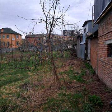 Продам пів будинку в топовом місці на вул.Кармелюка 0962