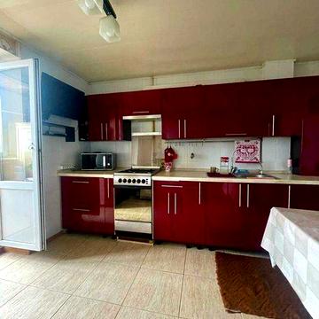 Продам просторную 3к квартиру на ж/м Тополь-3!