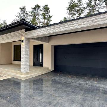 Новий прект будинку з басейном у лісовій Бучі