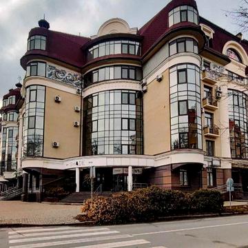 Центр міста Гарна локація.