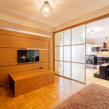 Микільсько-Ботанічна вул., 6/8