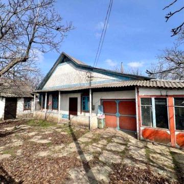 Продается просторный дом в с. Лобойковка .