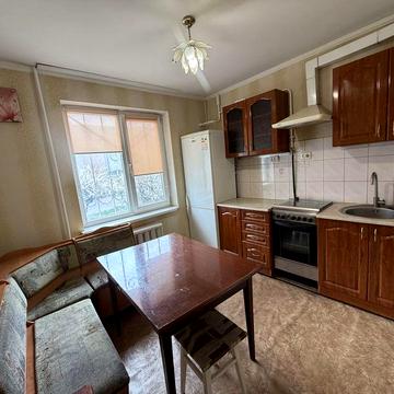 Здам 1 кімнатну квартиру в районі Митниця центр,меблі,техніка