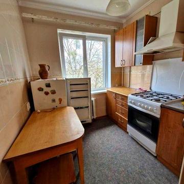 Продається трикімнатна квартира на Половках ! Співпрацюємо з державними програмами !