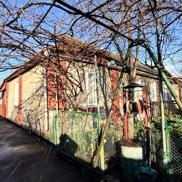 Оренда половини будинку на тривалий термін зі зручностями