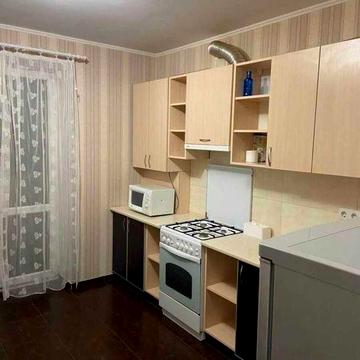 Здається за вигідною ціною 1-но кімнатна квартира. Знаходиться в елітному р-ні Поділля, квартира обладнана всіма необхідними меблями та технікою