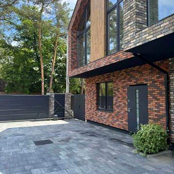 Таунхаус в центрі Ірпеня. Садочок, школа.