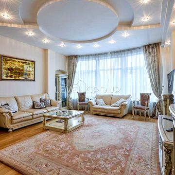 Володимирська 71 Продаж пентхаусу у центрі Києва М. Площа Героїв України