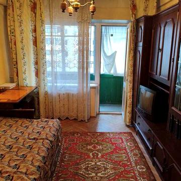 Продам  2 -х кім. квартиру вул.Празька 29/1