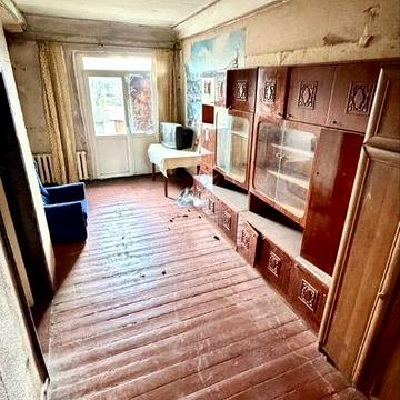 Продаж 2к квартири під ремонт, вул. Любарського