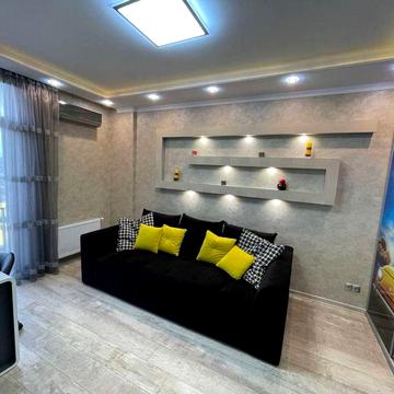 Оренда квартири ЖК Комфорт Таун, окрема спальня, кухня і вітальня