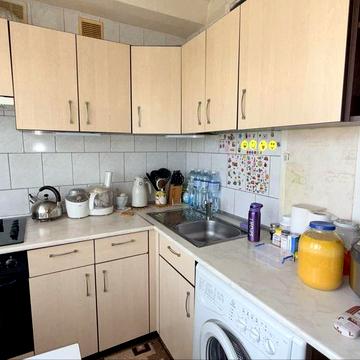 Продаж 2х кімнатноі , Воскресенка, вул. Микитенка 11,ТРЦ Квадрат