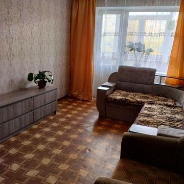 1 кімнатна, 2 поверх вул. Героїв Дніпра