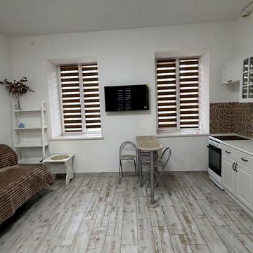 Продаж 1к Квартира Середня (Осипенко) вулиця