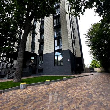 Юності вул., 4