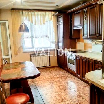 Продам  3 комнатную квартиру  87м2 , ул. Верховинца,10.Медгородок, НАУ