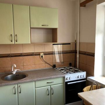 Нововокзальна вул., 19