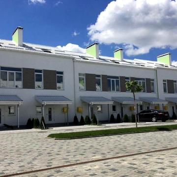 Продам таунхаус 3 поверхи с. Нове  поруч Боярка