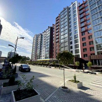 Простора 2-кімнатна квартира у зданому будинку