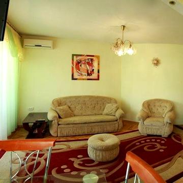 2 к/кв от хозяина. В самом Центре.