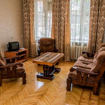 Продам 3х комнатную квартиру в центре