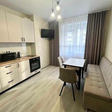 Сдам 1 комнатную квартиру на Сахарова. Первая аренда.