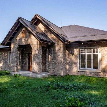 Продаж будинку в Бобриці | 203 м² | Ділянка 43 сотки з сосновим лісом