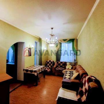 Затишна простора квартира з великою терасою та двома лоджіями :)).